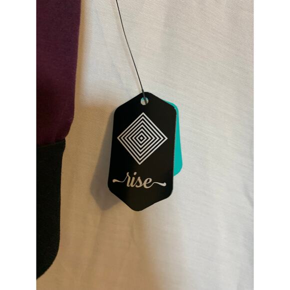 Rise by Lularoe NWT Medium Women's Wicking Sports Bra Wine/Purple Color - Picture 4 of 9